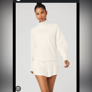 Alo Yoga Weekend Escape Mock Neck-Ivory-L